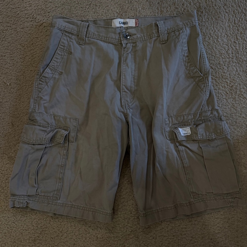 Levi’s Cargo Men's Khaki Cargo Shorts